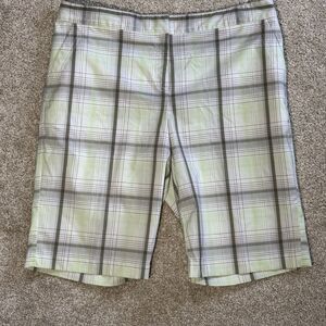Izod Golf Shorts Women 10‎ Golf Plaid  11” Inseam